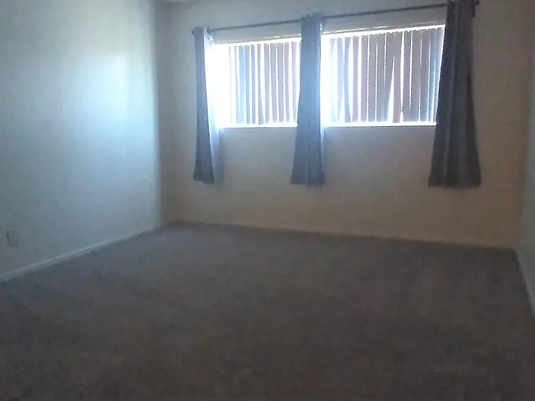 2033 E 3rd St #2D — Photo 18