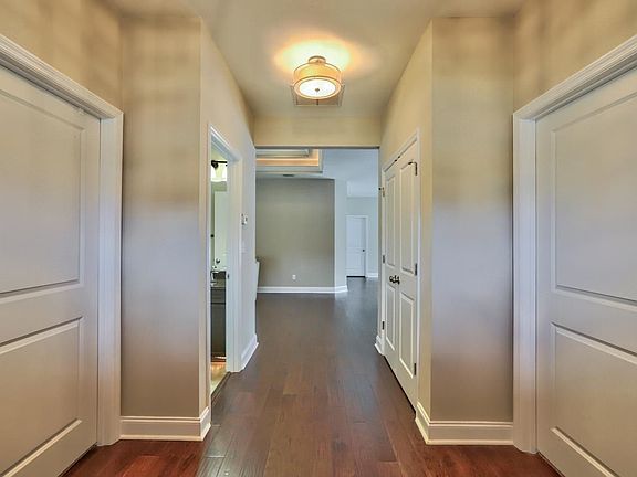 3rd image of 2521 Orange Ave E