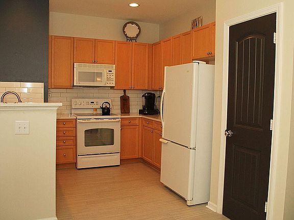 2nd image of 14010 Castle Abbey Ln