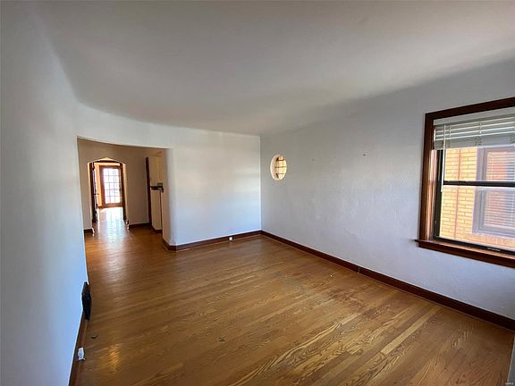 2nd image of 6376 Bancroft Ave