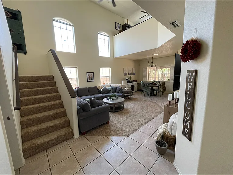 7412 Peregrine Rd NE — Photo 2