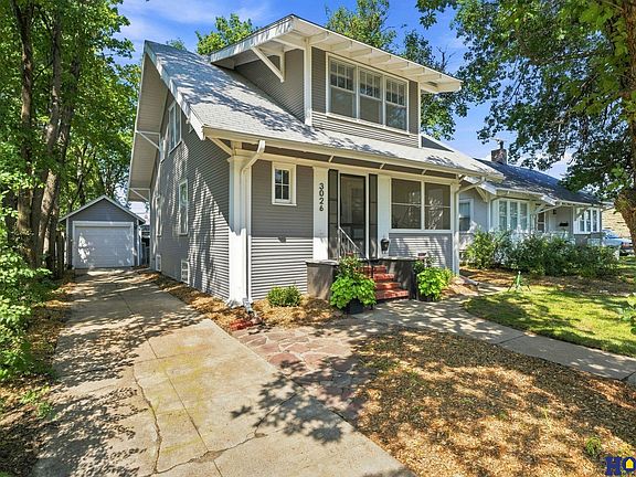 3rd image of 3026 Sewell St