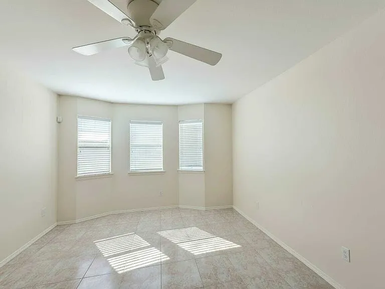 1804 Oasis Ave — Photo 14