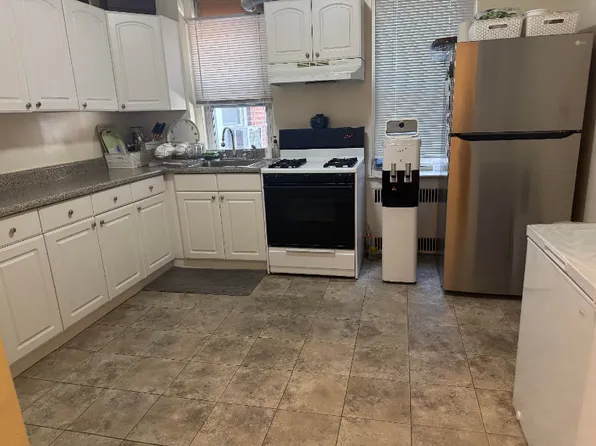 141-25 Northern Boulevard image 10 of 17