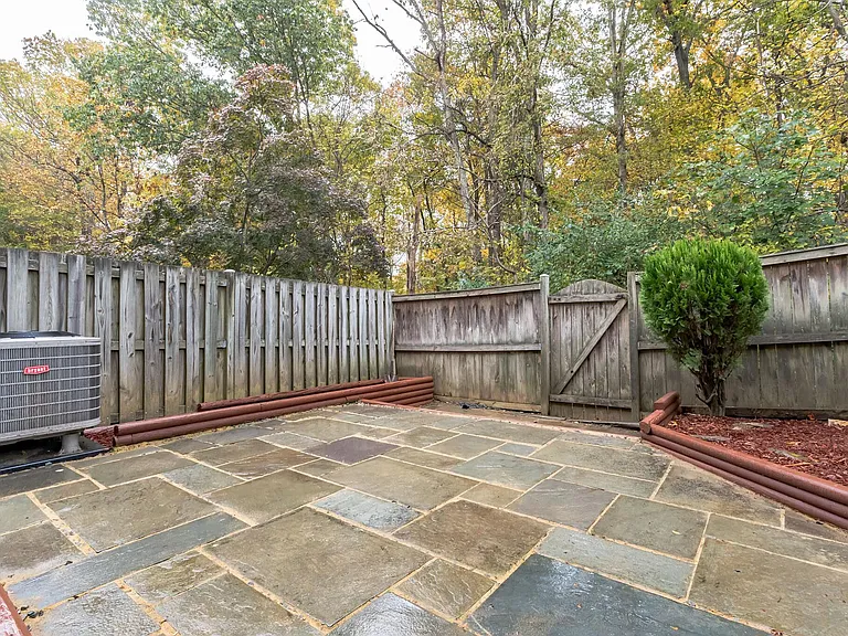 6031 Clerkenwell Ct — Photo 33