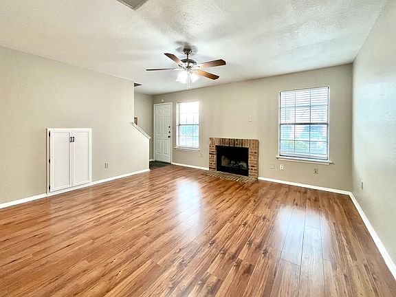 3rd image of 1231 Dallas Dr