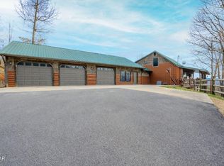 3644 Wears Mountain Ln, Sevierville, TN 37862