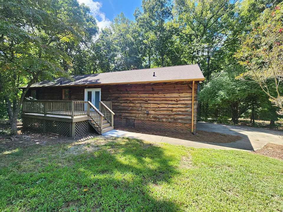 9000 Oakridge Dr