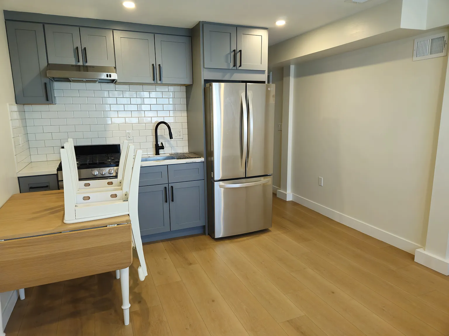 Studio, $1,500 — Photo 2