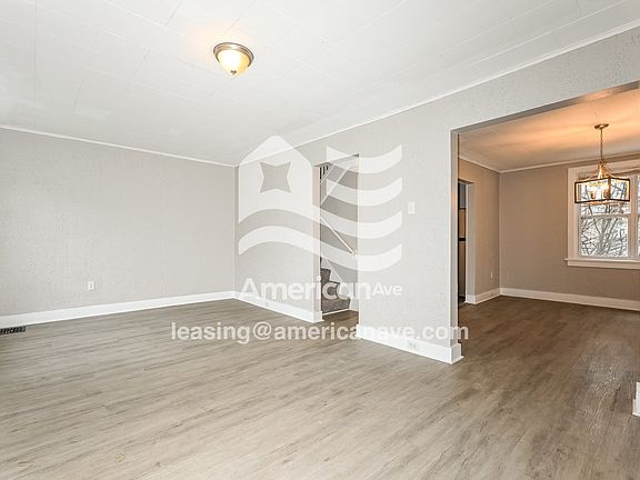 566895_002_living_room_13660906.jpg