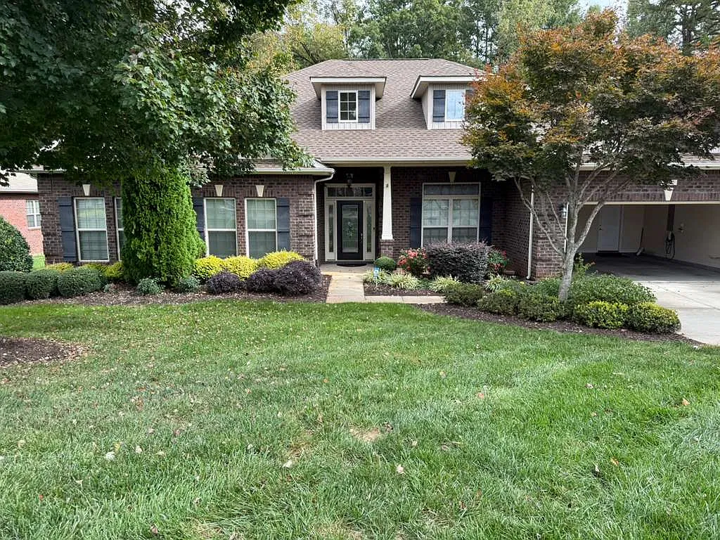 2572 Flintshire Ln — Photo 2