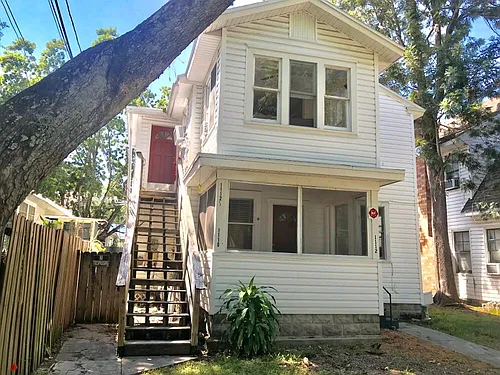 1112 Highland St N Photo 1