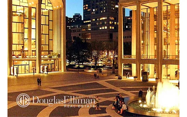 Rented by Douglas Elliman | media 17