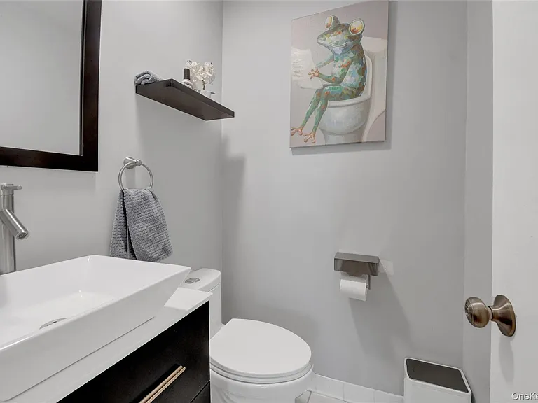 1901 Village Dr — Photo 14