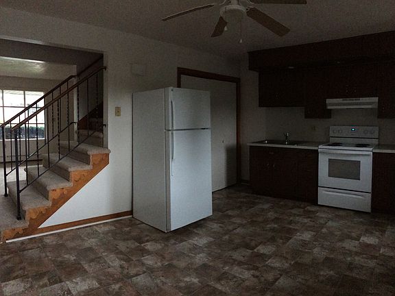 EAT IN KITCHEN
