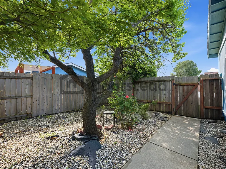 2555 Flosden Rd #122 — Photo 47