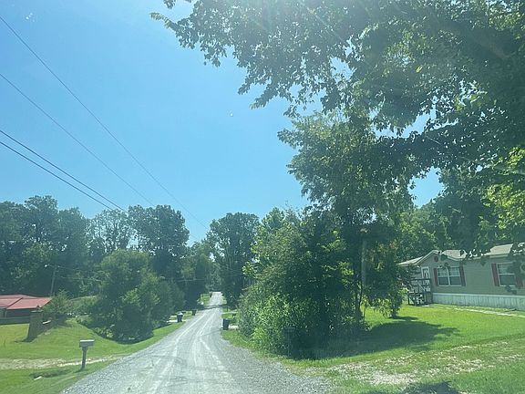 5th image of 135 Bluecreek Dr