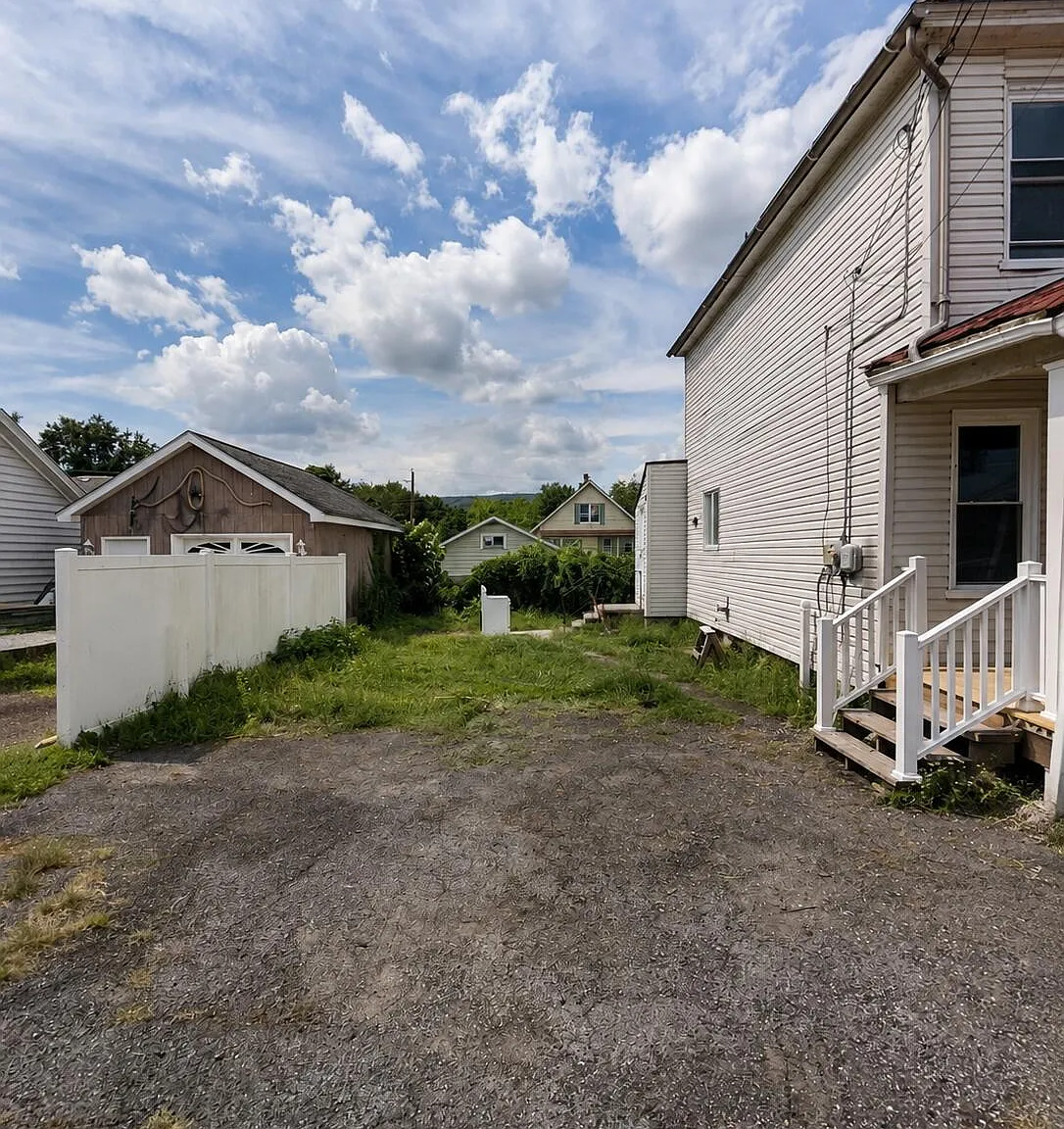 4 bed, 1.5 bath, 1300 sqft, $1,750 — Photo 4