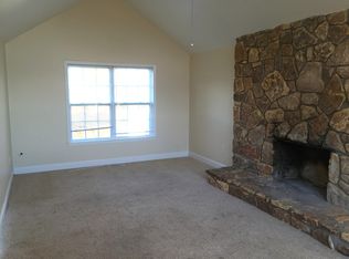 223 N Queens Ct, Huntington, WV 25705