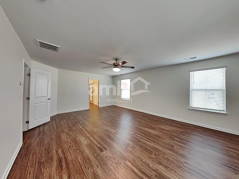 553 Larragan Dr — Photo 11