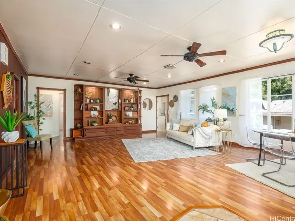 99-1831 Aiea Heights Dr, Aiea, HI 96701