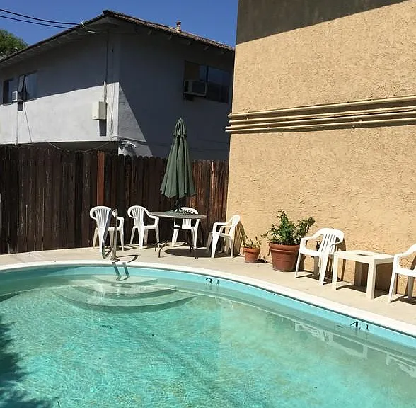 8400 Amigo Ave — Photo 8