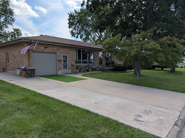 3704 Biscayne St, Quincy, IL 62305