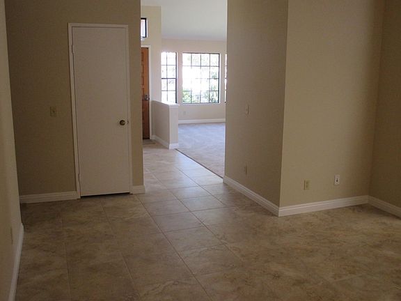 5th image of 10682 Carillon Ct