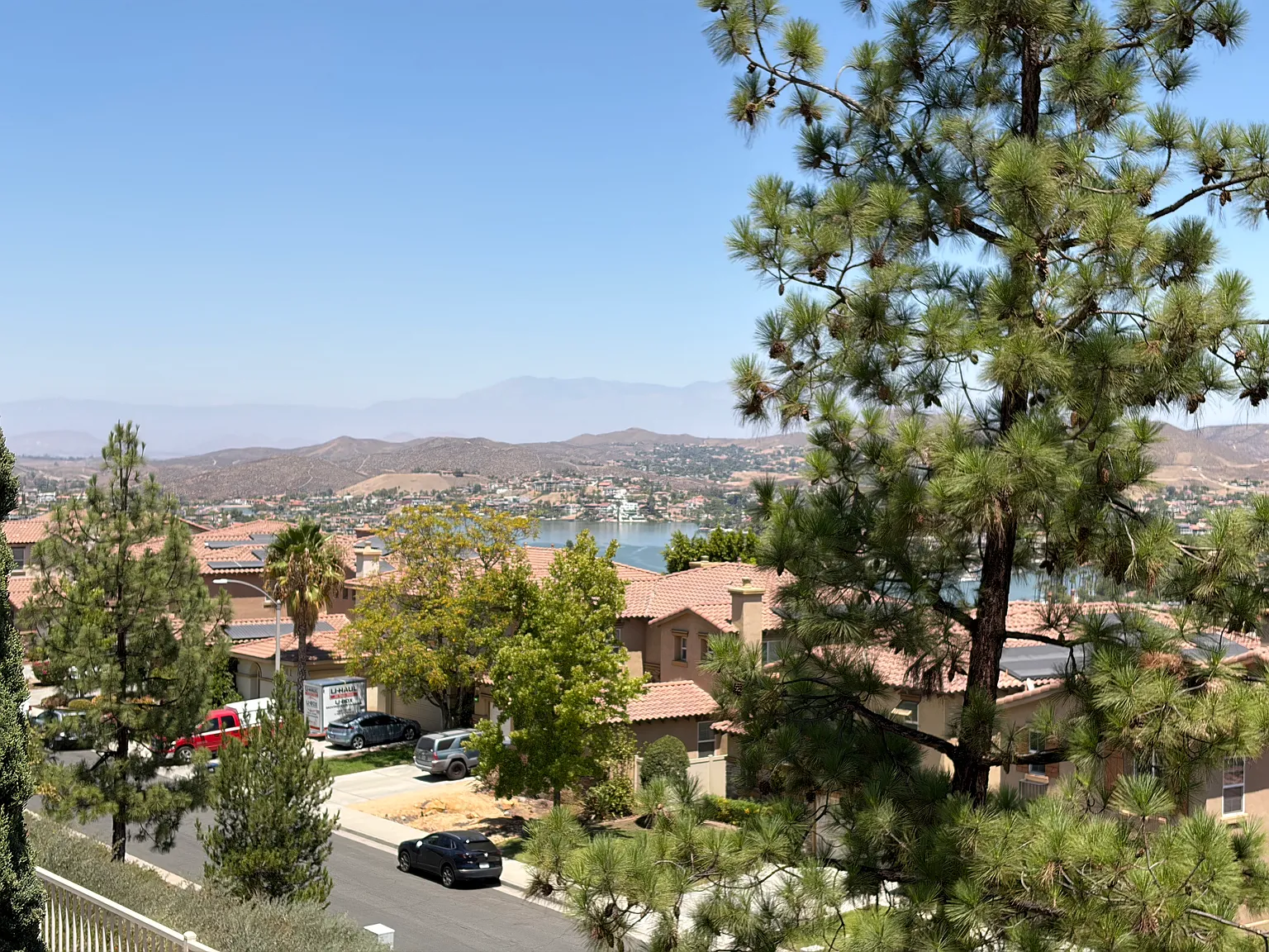 Plaza Valenza, Lake Elsinore — Photo 3
