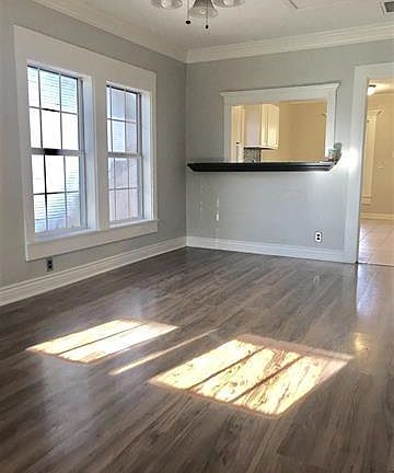 2nd image of 215 S 15th St