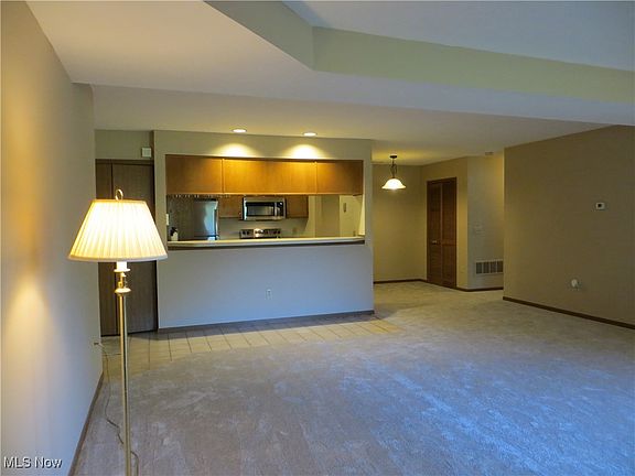 5th image of 8613 Scenicview Dr APT 102