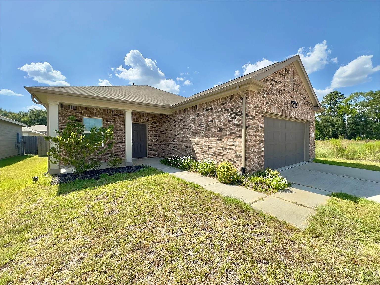 3 bed, 2.0 bath, 1216 sqft, $1,795 — Photo 1