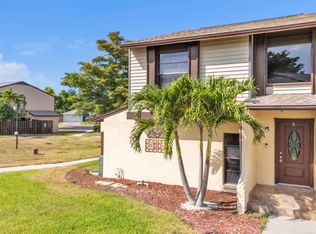 624 SE 12th Ct, Cape Coral, FL 33990