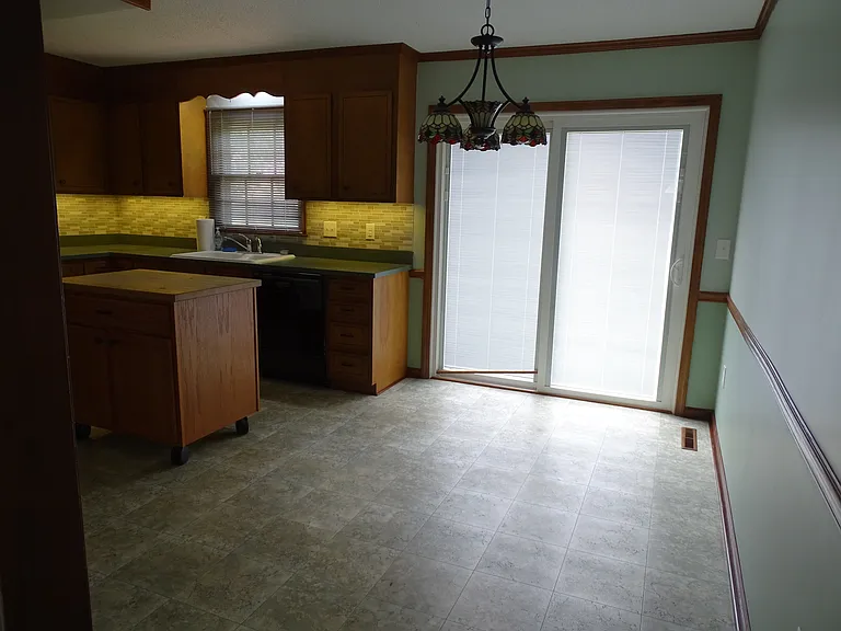 5694 Claridge Dr — Photo 19