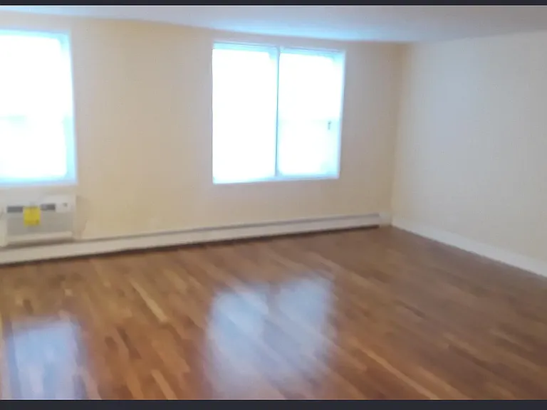 14329 Barclay Ave #2G — Photo 5