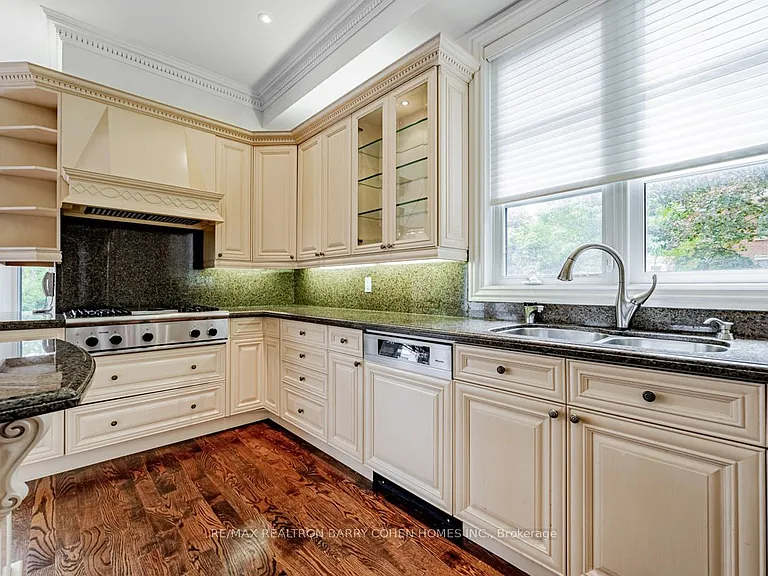 8 York Rd — Photo 14