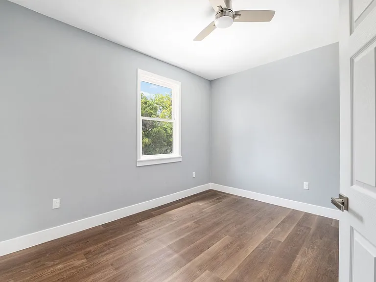 420 NW 3rd Ave — Photo 28