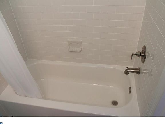 5th image of 18 Hampshire Dr #0