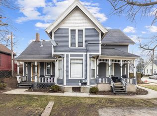 318 North St, Elgin, IL 60120