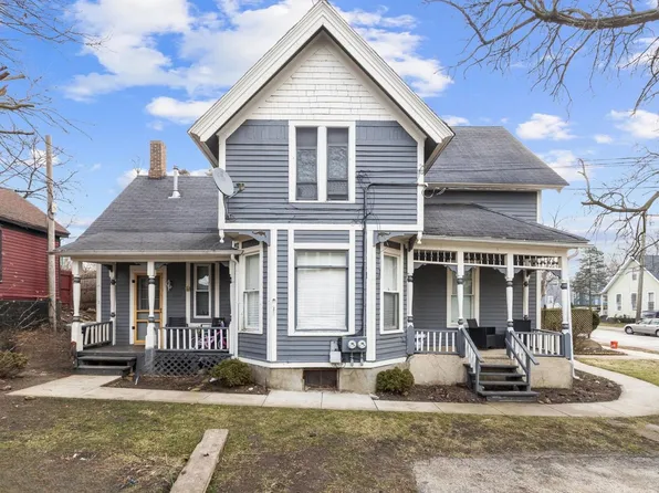 318 North St, Elgin, IL 60120