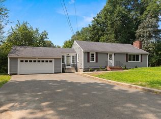 137 High St, Topsfield, MA 01983