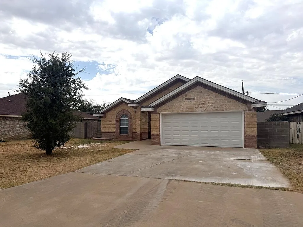 3 bed, 2.0 bath, 1800 sqft, $2,650 — Photo 2
