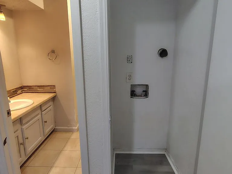 8717 Saint George Way — Photo 6