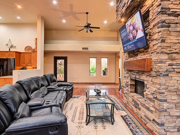 4th image of 5050 Canyon Ct
