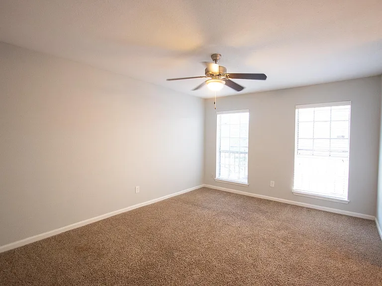 The Claridge Apartments — Photo 20