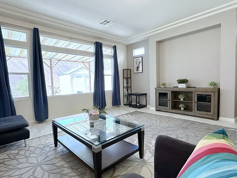 8573 Silver Coast St — Photo 10
