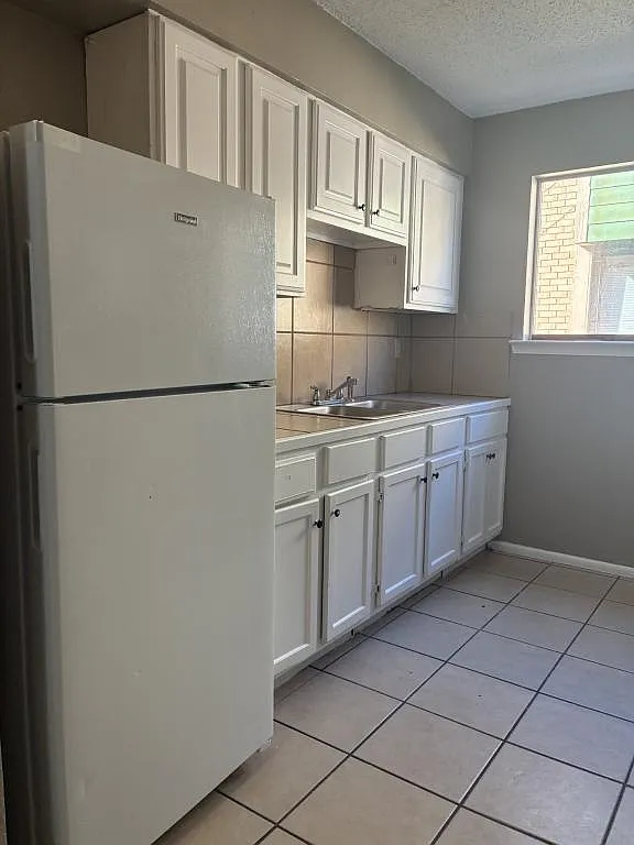 1435 Jasper Ave — Photo 3
