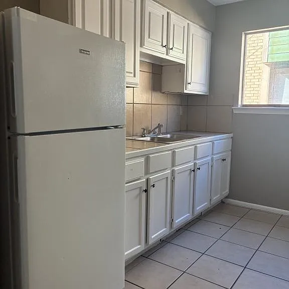 1435 Jasper Ave #C — Photo 2