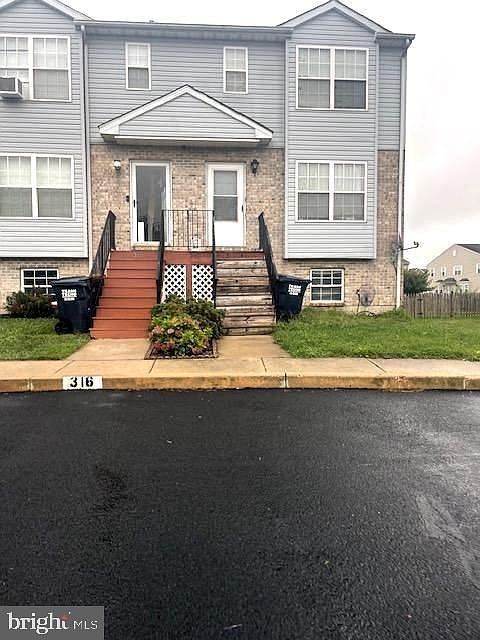 1st image of 316 Vincent Cir