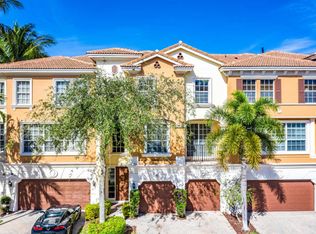 605 NE Francesca Ln, Boca Raton, FL 33487